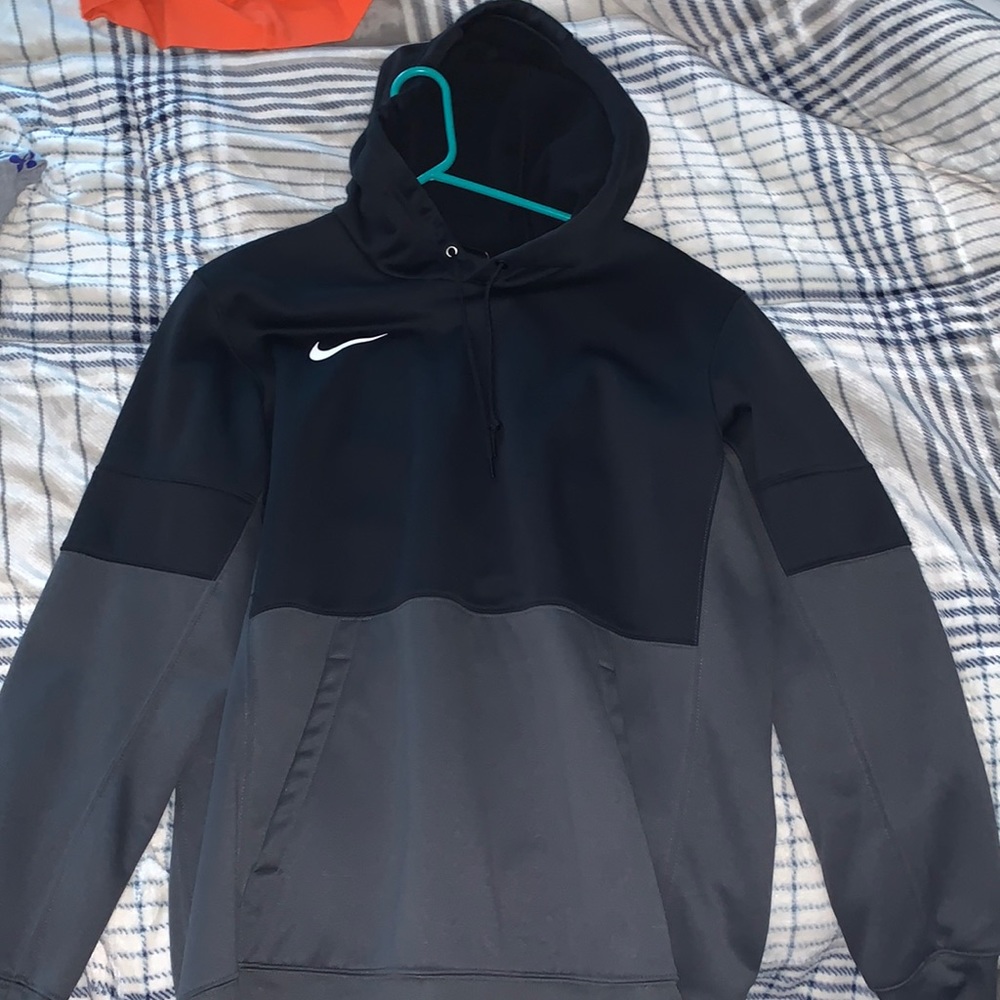 Nike men’s sweatshirt size large